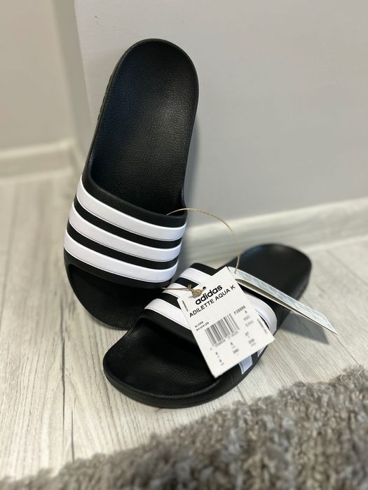 Чехли Адидас чисто нави. Размер 37