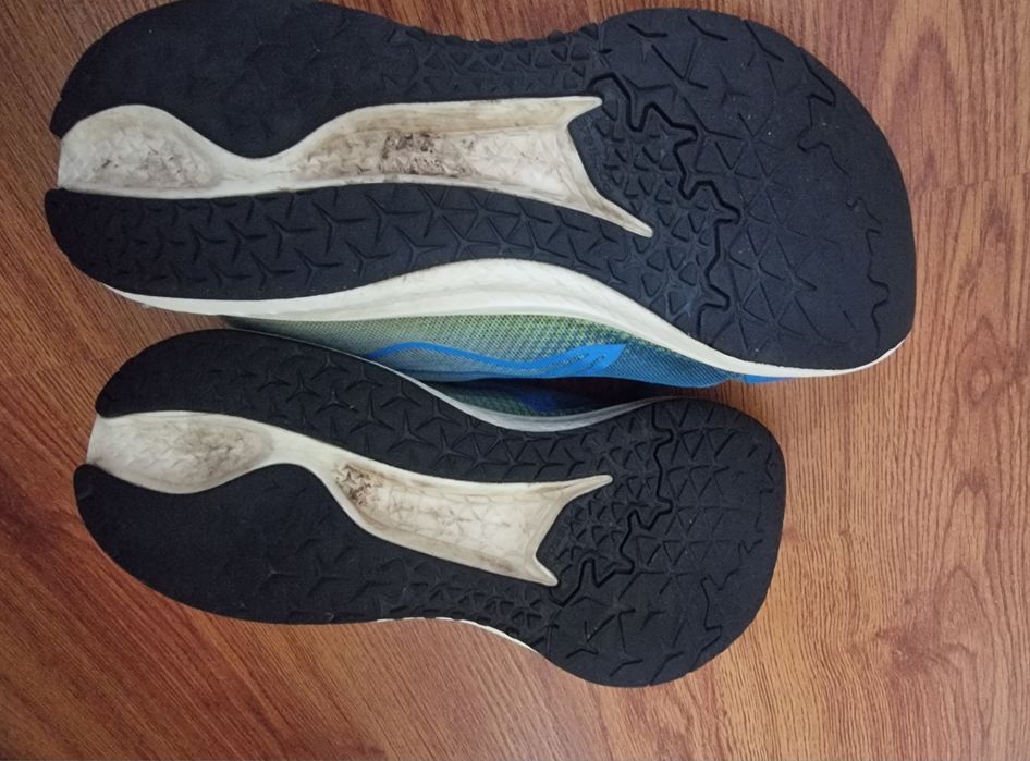 кроссовки прочные лининг"