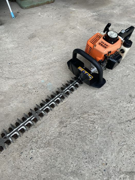 Vând foarfecă gard viu pe benzină ATIKA HB 60