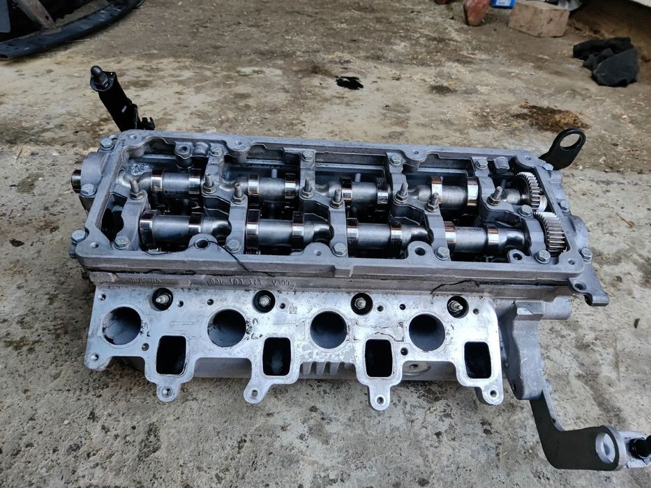 Chiuloasa completa motor 2.0 CAG 143 CP Seat Exeo Audi A4 A5 A6 Q3 Q5 Chiulasa 03L103373