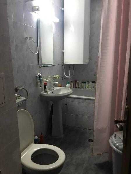 Дава се под наем Двустаен апартамент в Бургас, Център - 65 кв.м за 408 € - Снимка #5