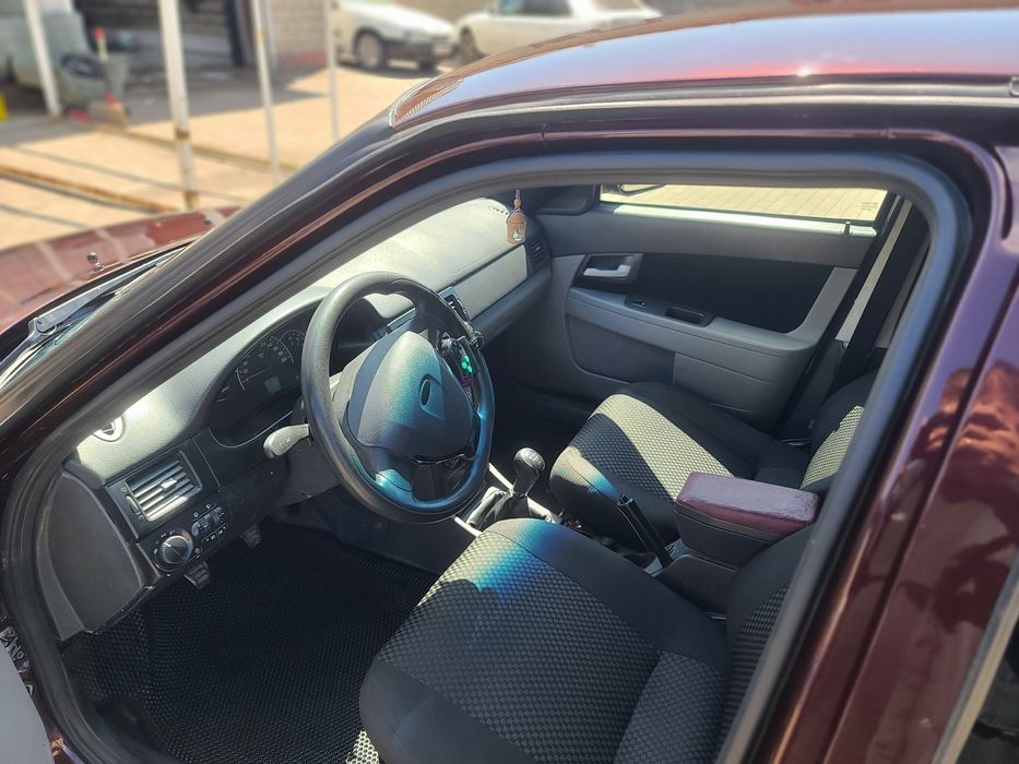 Автомобиль лада приора