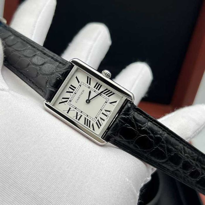 Кварцов мъжки часовник Cartier Tank Must