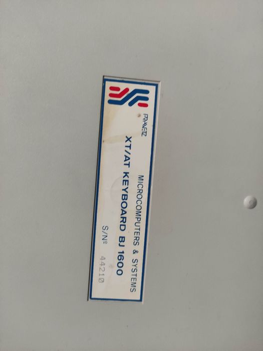 Продавам клавиатура за Правец 16