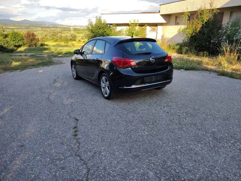 Opel Astra / Фабрична газ / 140кс. / Перфектно състояние / Нов внос