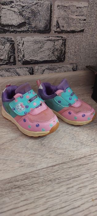 Кроссовки детские