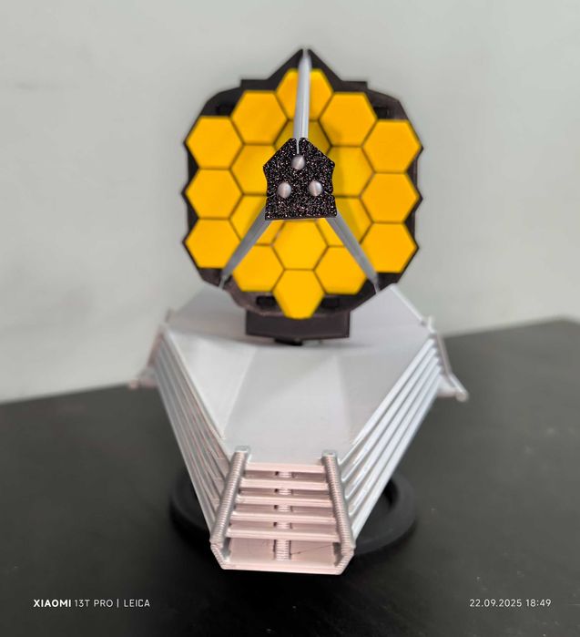 Модель телескоп James Webb