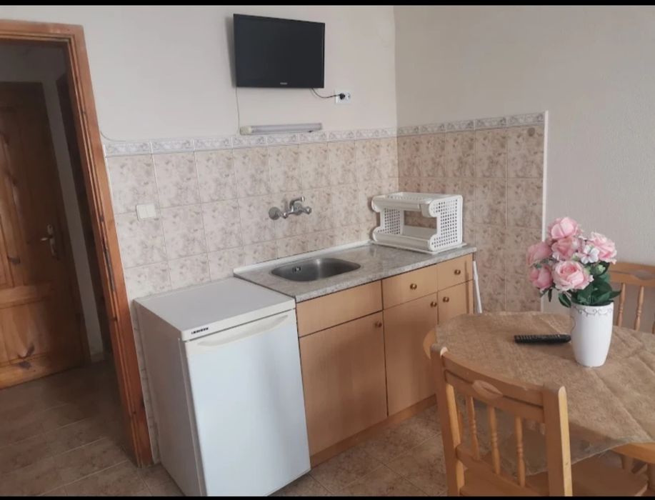 Апартамент под наем-до плажа на Поморие