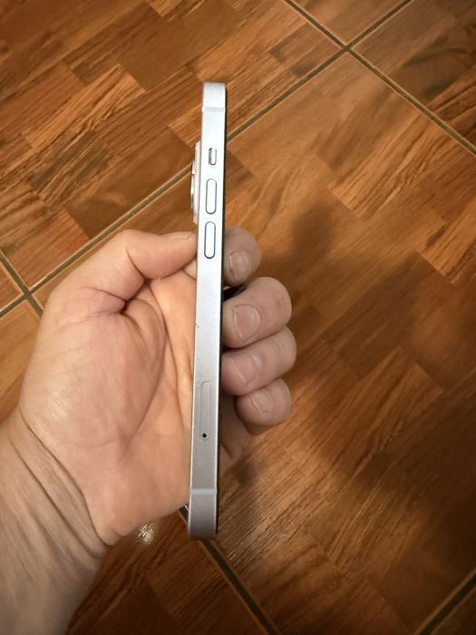 Iphone 14 aproape nou