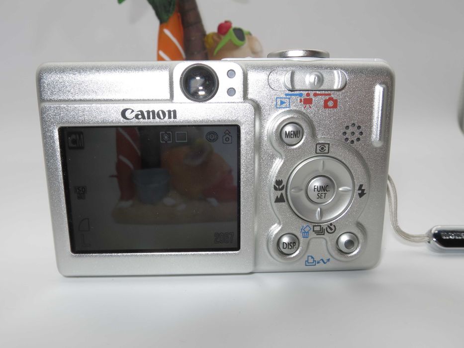 Canon Digital IXUS 30, ултра компакен цифров фотоапарат,  Пълен комплект, работи отлично!
