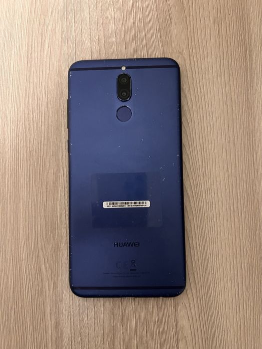 Телефон Huawei mate 10 lite