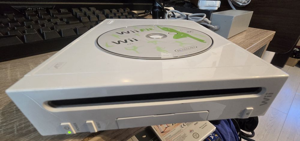 Nintendo Wii plus maneta WII Motion Plus