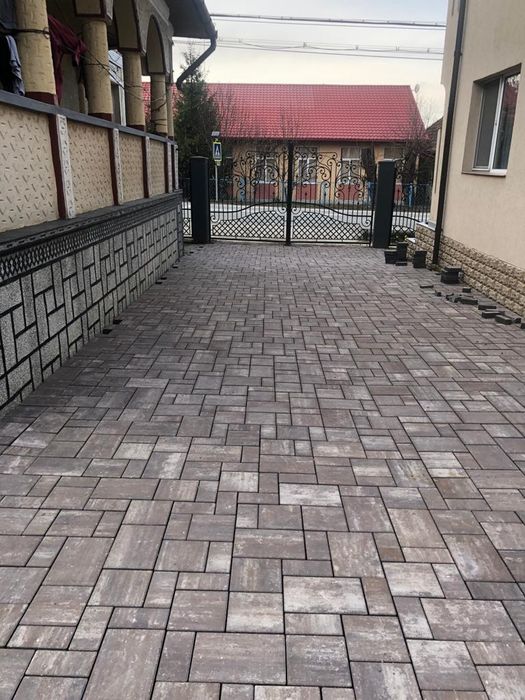 Vindem montam toate modelele de pavaj
