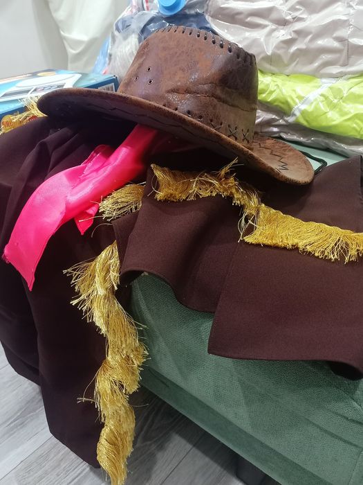 Продам костью ковбоя, с шляпкай