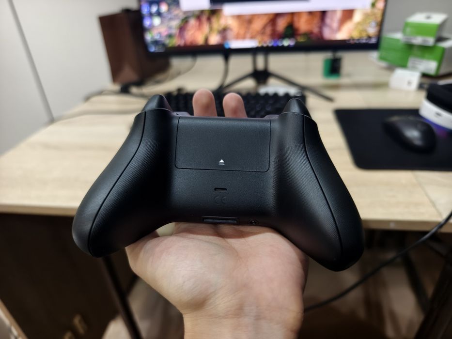 Оригинал Xbox Series Controller (Carbon Black)