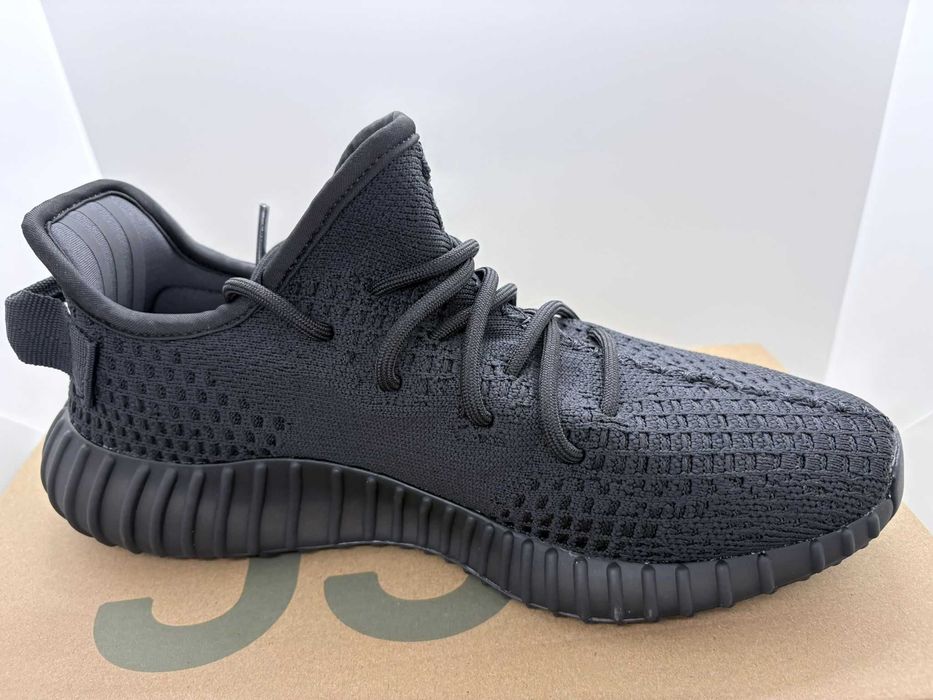 Yeezy Boost 350 V2 Onyx Sneakers