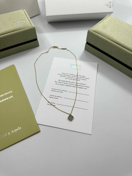 Colier MINI Van Cleef & Arpels Gold 18K Gray