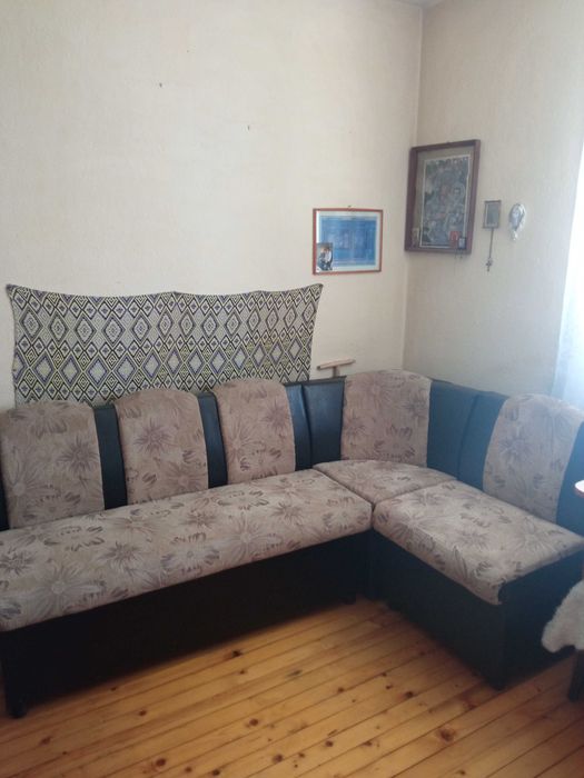 Кухненски ъгъл от плат и кожа.