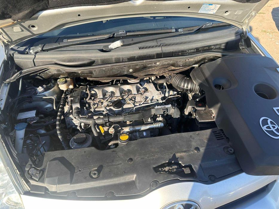 Toyota Corolla Verso Корола Версо 2.2 136 d-4d Facelift На Части