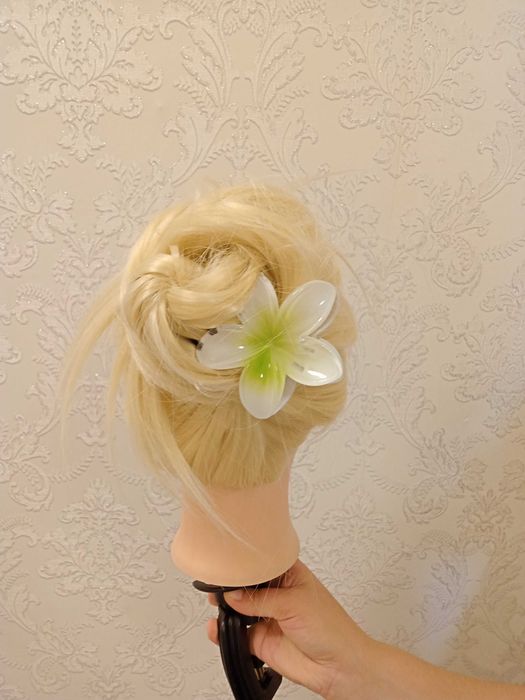 Maniken, soch. Parikmaher