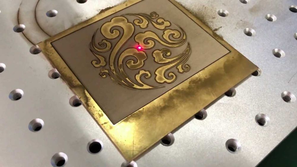 Лазерно маркиране и гравиране – метал, дърво, пластмаса, ротация Русе