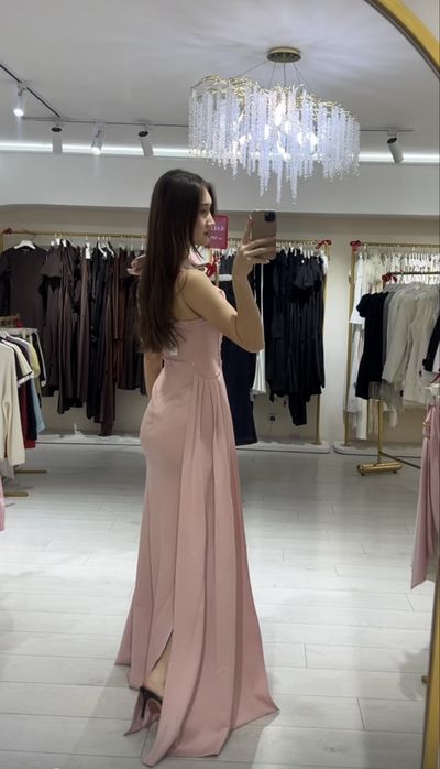 Вечернее платье (размер M) — как новое