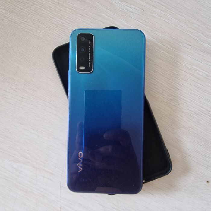 Продам телефон Vivo y12s.