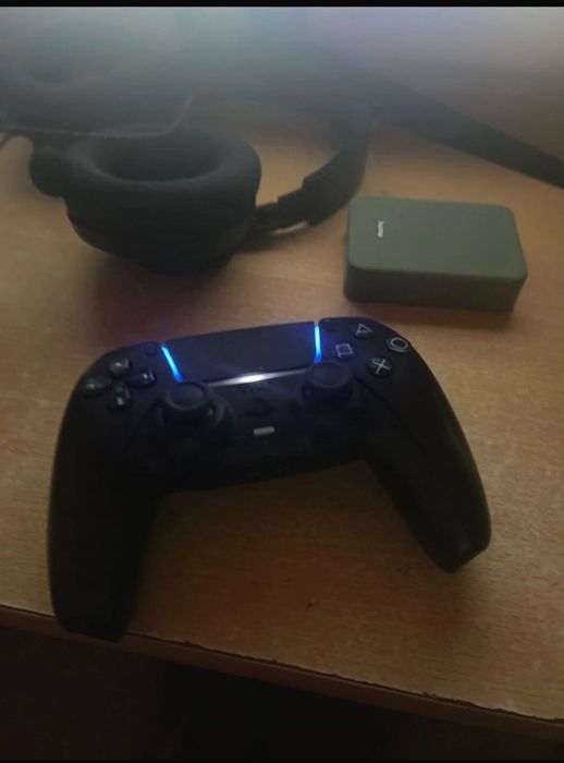 Vând ps5 cu maneta plus fc26