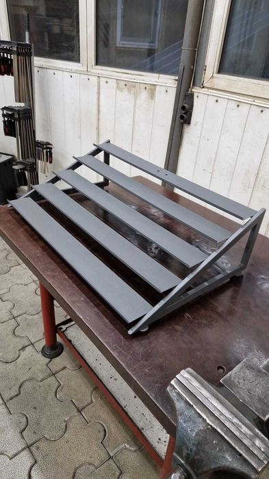 Продам полки новые