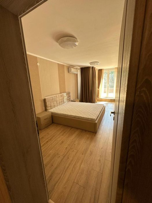 Дава се под наем Четиристаен апартамент в София, Лозенец - 165 кв.м за 1500 € - Снимка #4