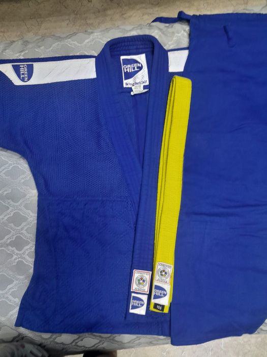 Продам кимано и штаны