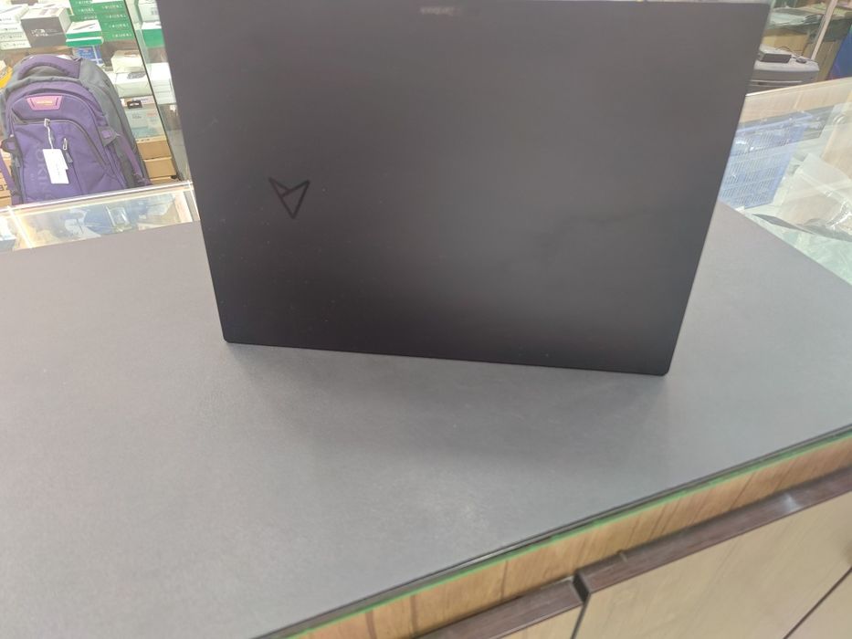 Asus ZenBook 14 open box