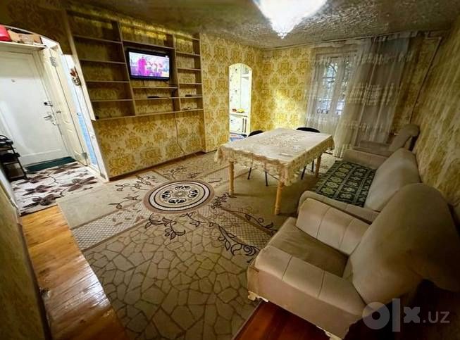ЦУМ, метро Космонавтов, мебель и техника