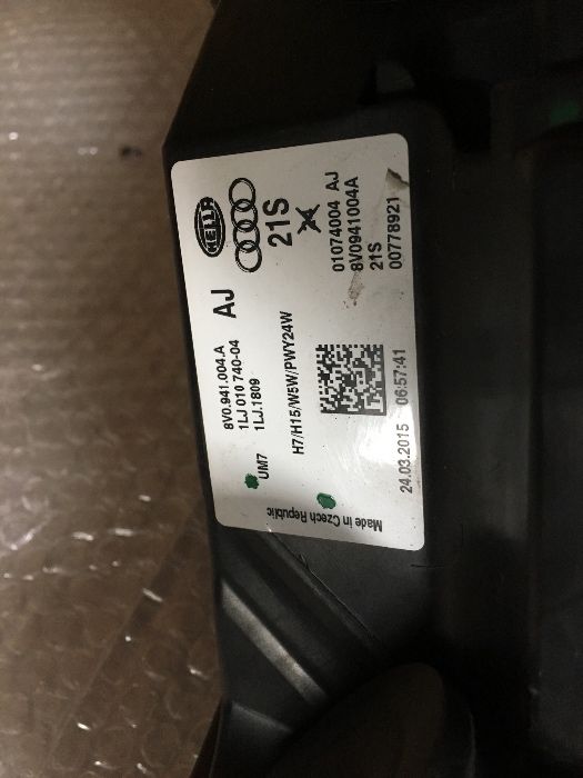 Десен фар и десен стоп за Audi A3.  2012-17