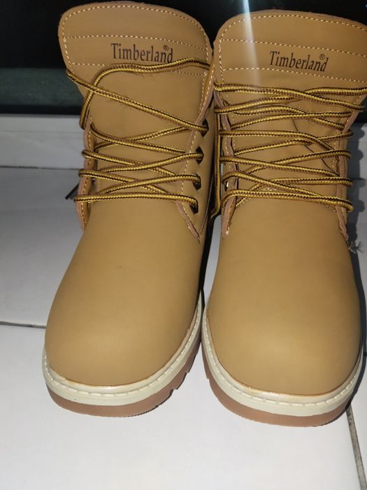 Ботинки  зимние  новые