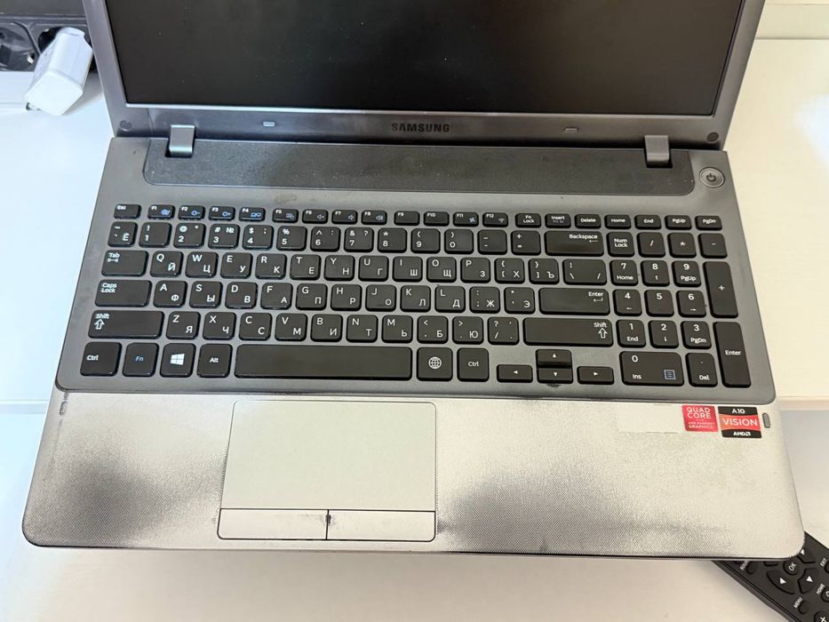 Продам срочно ноут samsung рабочий