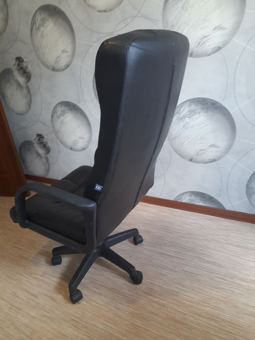 Продам кресло, кожа