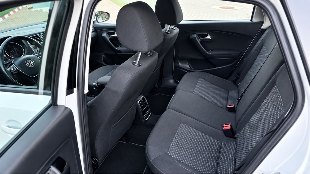 Volkswagen Polo 1.4 TDI // AC // Geamuri electrice // Jante aliaj // ABS // ESP // Radio CD // Închidere centralizată