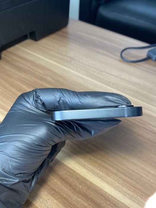 iPhone 16e• 128 GB • Black