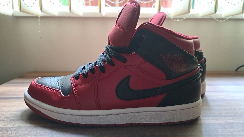 сникърси   "Jordan 1"
