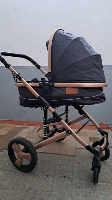 Коляска  Фирменная .