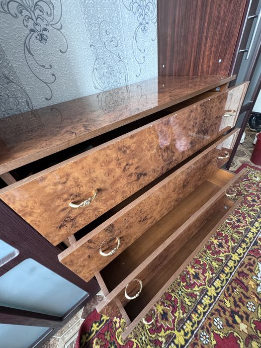 Комплект шкафов и комод