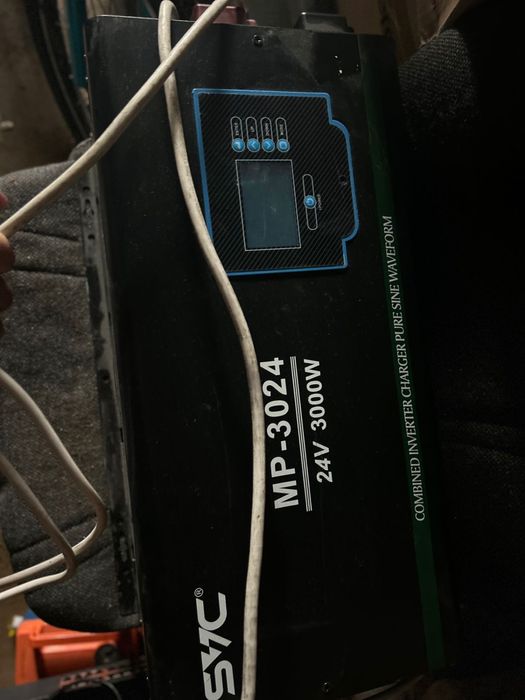 Источник безберебойного питания SVC