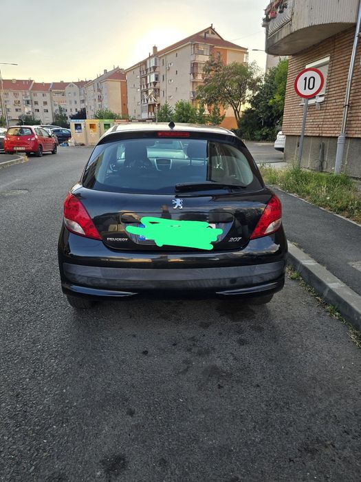 Peugeot 207 an   2010 radiata.