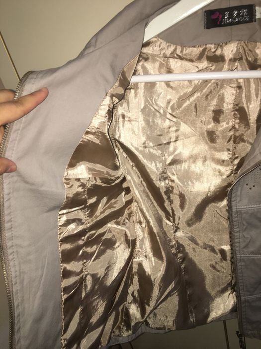 Плащовка костюм бежевый цвет