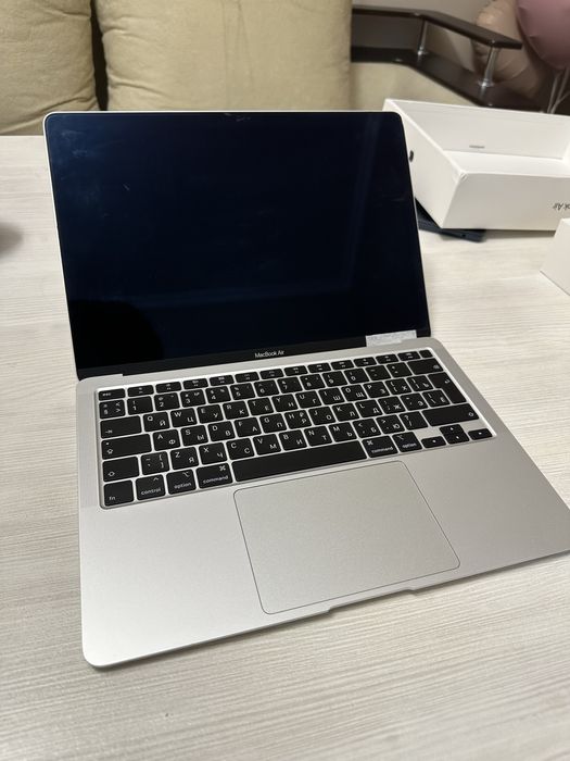MacBook Air 13.3” (2020)