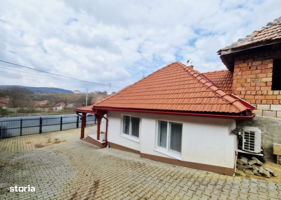 Casa la tara, la 30 min de Cluj – renovata, livada pe rod si teren 1