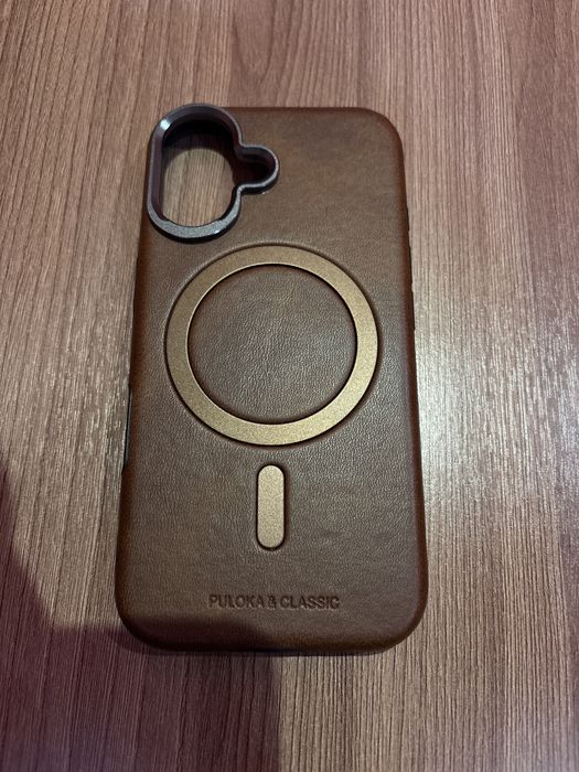 Чехол кожаный на айфон 16