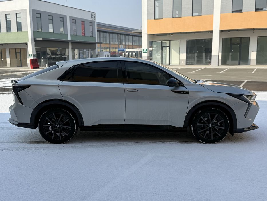 HONDA ENS2 2024  Glitter Edition