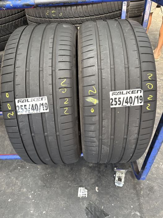 255/40/19 Falken